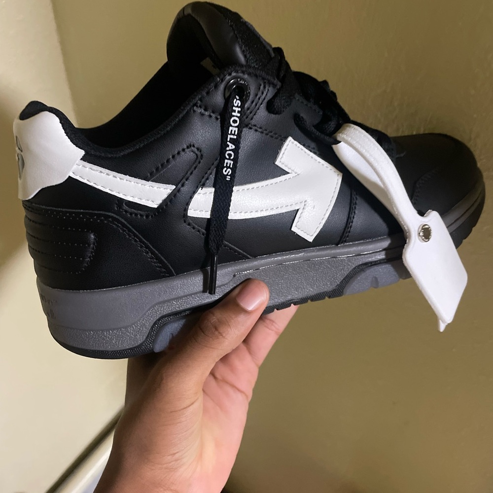 “Out of Office” Off White walking shoes